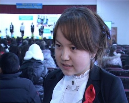 Айгүл Әзбекова АИТВ дертінің мектеп оқушыларына қауқары жетпейтінін айтады 