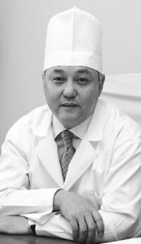 Профессор, еліміздің бас урологы Мырзакәрім Алшынбаев