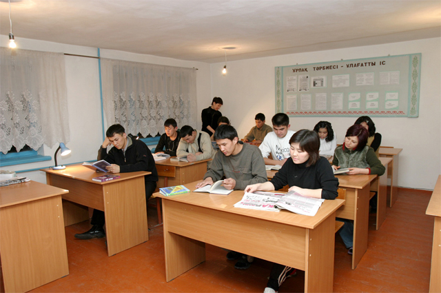 Ал осы тұста Қазақстан Парламенті Мәжілісінің депутаты Дариға Назарбаева елімізде жоғары оқу орындарының саны артқанымен, жатақхана мәселесі күрделеніп жатқанын айтады