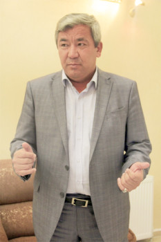 Қалдыбек Құрманәлі,  композитор, шәмшітанушы