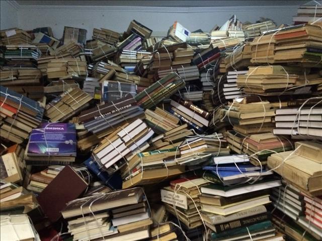 Кітапхананың кітапқорында 300 мыңнан астам кітап бар 