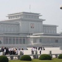 1994 жылы Пхеньянда ашылған Солтүстік Корея көсемі Ким Ир Сеннің мавзолейі.