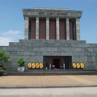 1975 жылы Ханой қаласында ашылған Солтүстік Вьетнамның алғашқы президенті Хо Ши Минның мавзолейі.