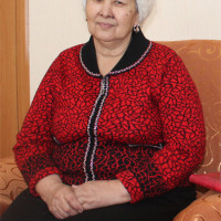 Назымгүл Сырлыбаева, әжесі