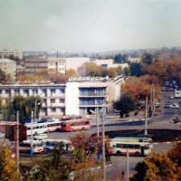 «Ордабасы» алаңы, 1990 жылдар