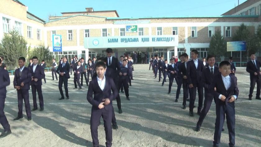 Жетісайдағы Бауыржан Момышұлы мектеп-гимназиясы - Оңтүстіктің мақтанышы