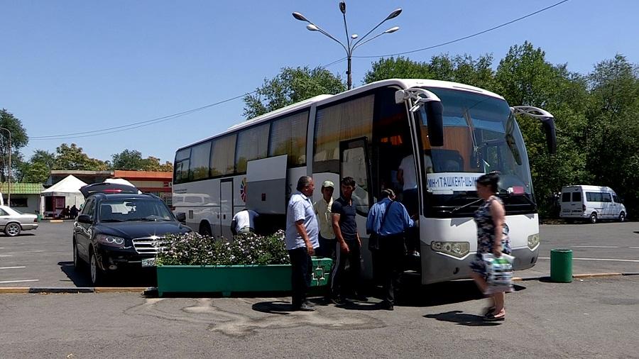 Шымкент ташкент автобус. Автовокзал Ташкент Шымкент. Ташкент Шымкент автобус. Маршрутка Ташкент Шымкент. Граница Шымкент Ташкент.